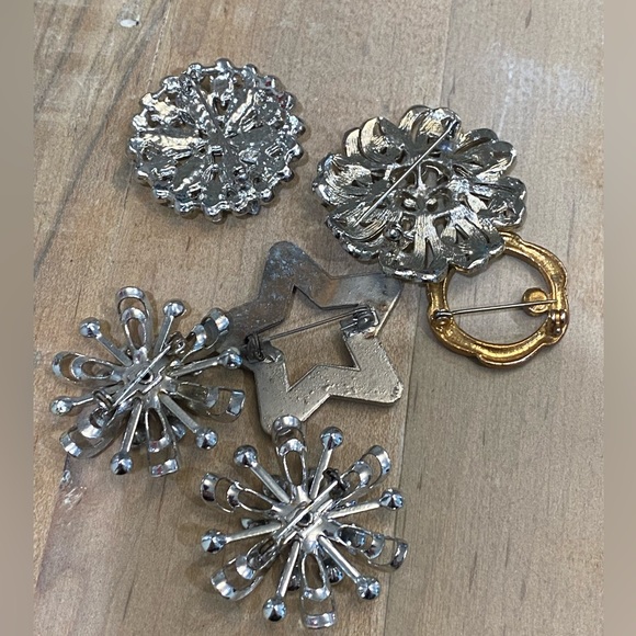 6 fun unique rhinestone pearl silver gold brooches - Picture 10 of 11